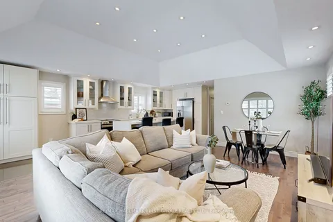 43 Benlight Cres, Toronto, ON M1H 1P4