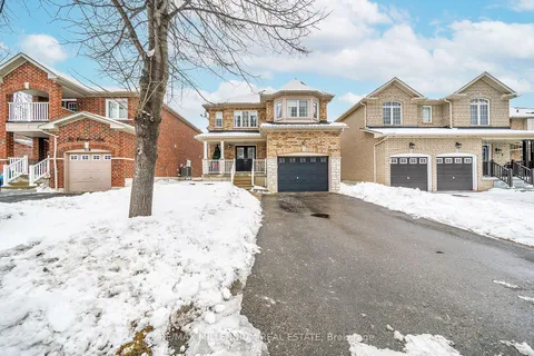 8 Pardon Ave, Whitby, ON L1P 1V1