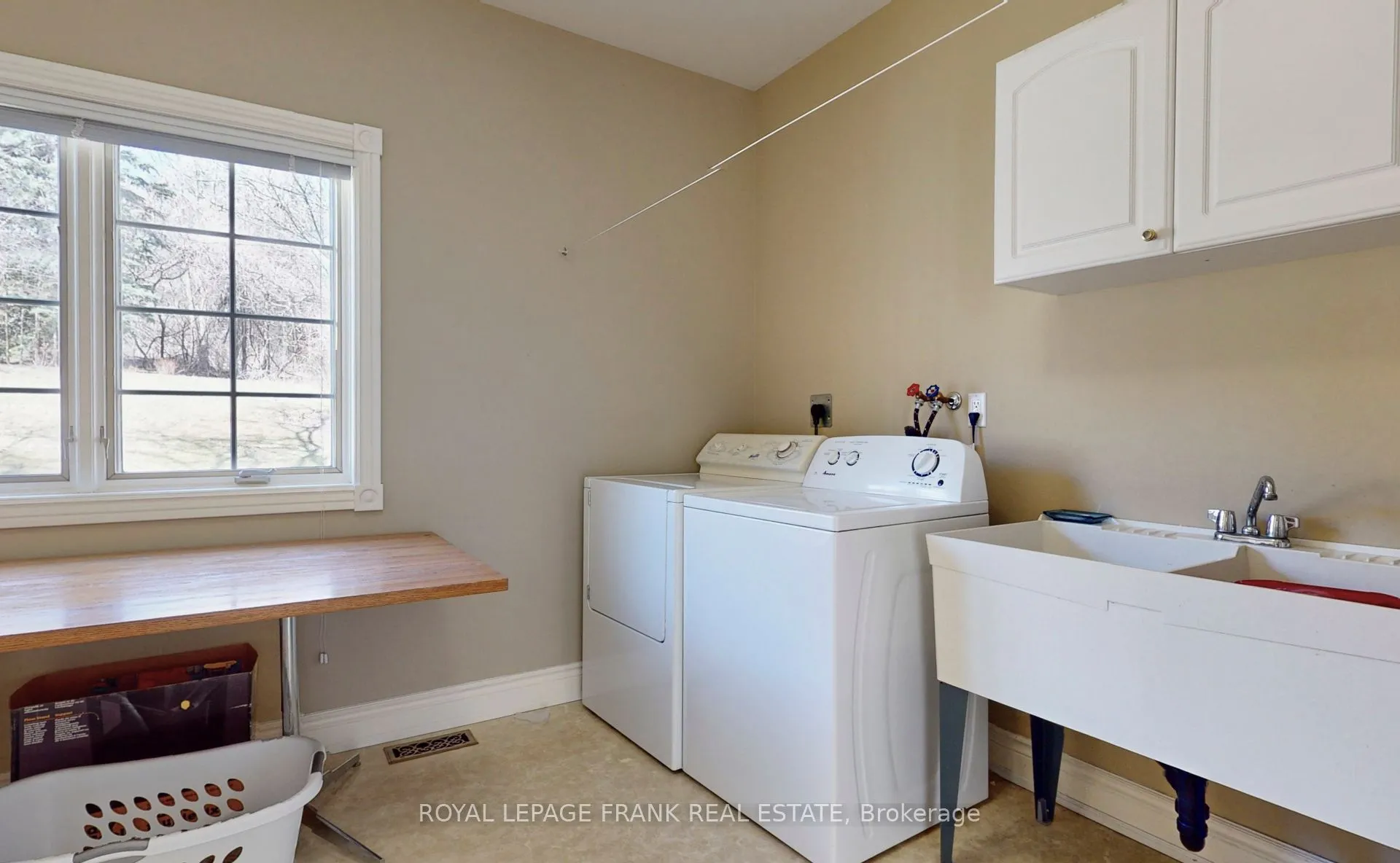 75 Woodbridge Circle, Scugog, ON L9L 2B3