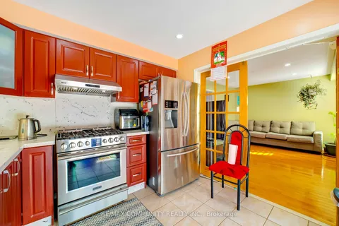 110 Mcsweeney Cres, Ajax, ON L1T 4G3