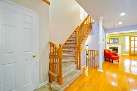 110 Mcsweeney Cres, Ajax, ON L1T 4G3