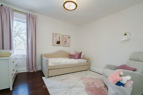 338 Kenilworth Ave, Toronto, ON M4L 3S8