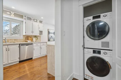 397 Bernhard Cres, Oshawa, ON L1G 2B7