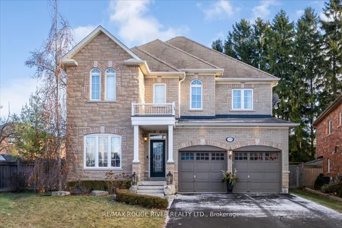 29 Neill Ave, Whitby, ON L1R 3N4