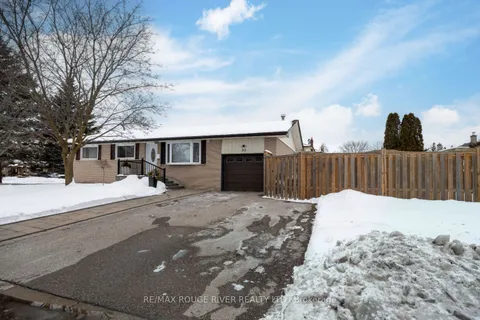 90 Cayuga Ave, Oshawa, ON L1G 3X7