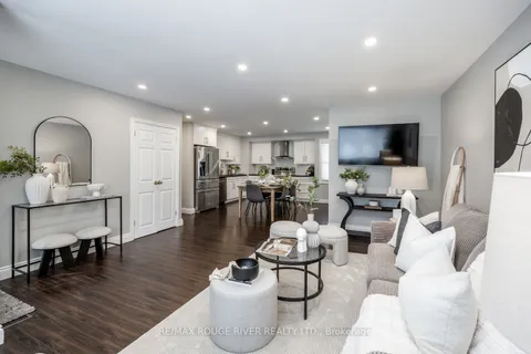 90 Cayuga Ave, Oshawa, ON L1G 3X7
