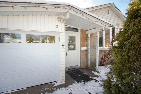 3 Scotchdale Ave, Toronto, ON M1J 2N4