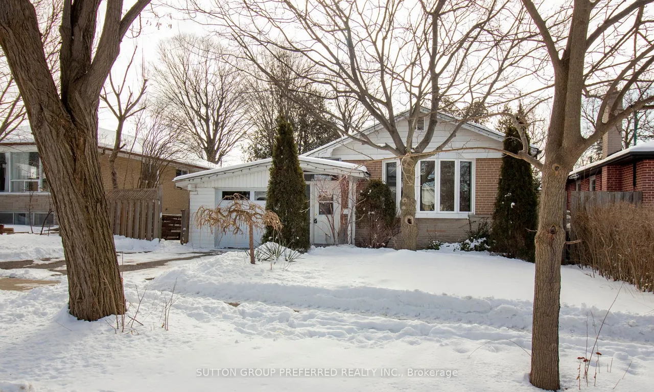 3 Scotchdale Ave, Toronto, ON M1J 2N4