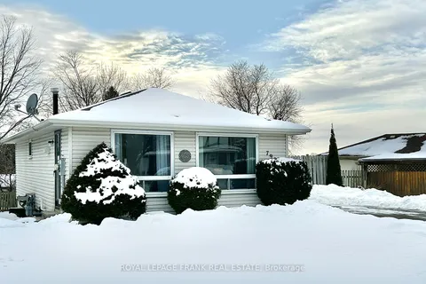 790 Wesley Dr, Oshawa, ON L1H 7X7