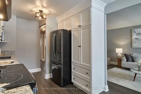 790 Wesley Dr, Oshawa, ON L1H 7X7