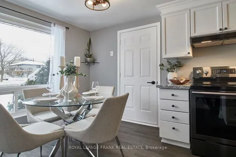 790 Wesley Dr, Oshawa, ON L1H 7X7