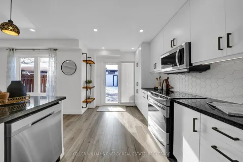 11 Glen Ray Crt, Clarington, ON L1C 4W7