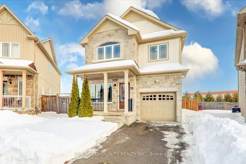25 Mantz Cres, Whitby, ON L1R 0L3