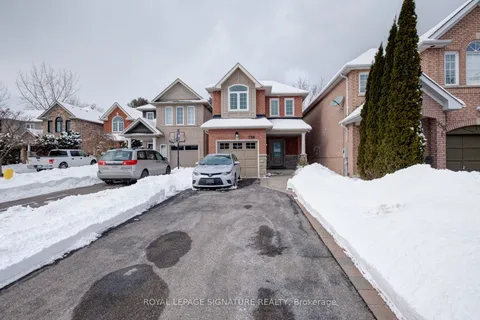 738 Swan Pl, Pickering, ON L1X 2V8