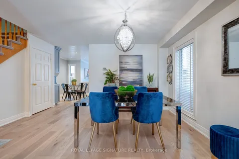 738 Swan Pl, Pickering, ON L1X 2V8