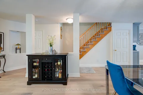 738 Swan Pl, Pickering, ON L1X 2V8