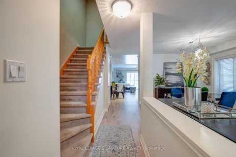 738 Swan Pl, Pickering, ON L1X 2V8