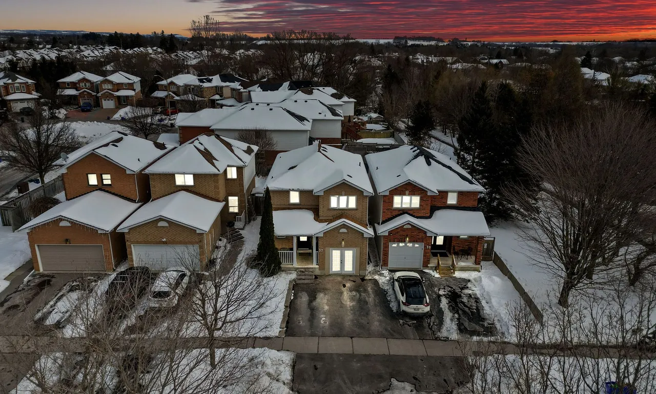 37 Trudeau Dr, Clarington, ON L1C 5A8