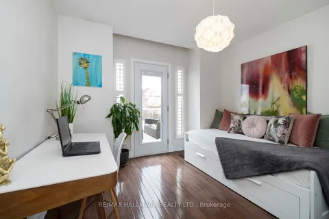 17 Waterbridge Way, Toronto, ON M1C 5C5