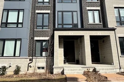 35 Steamboat Way, Whitby, ON L1N 0M6