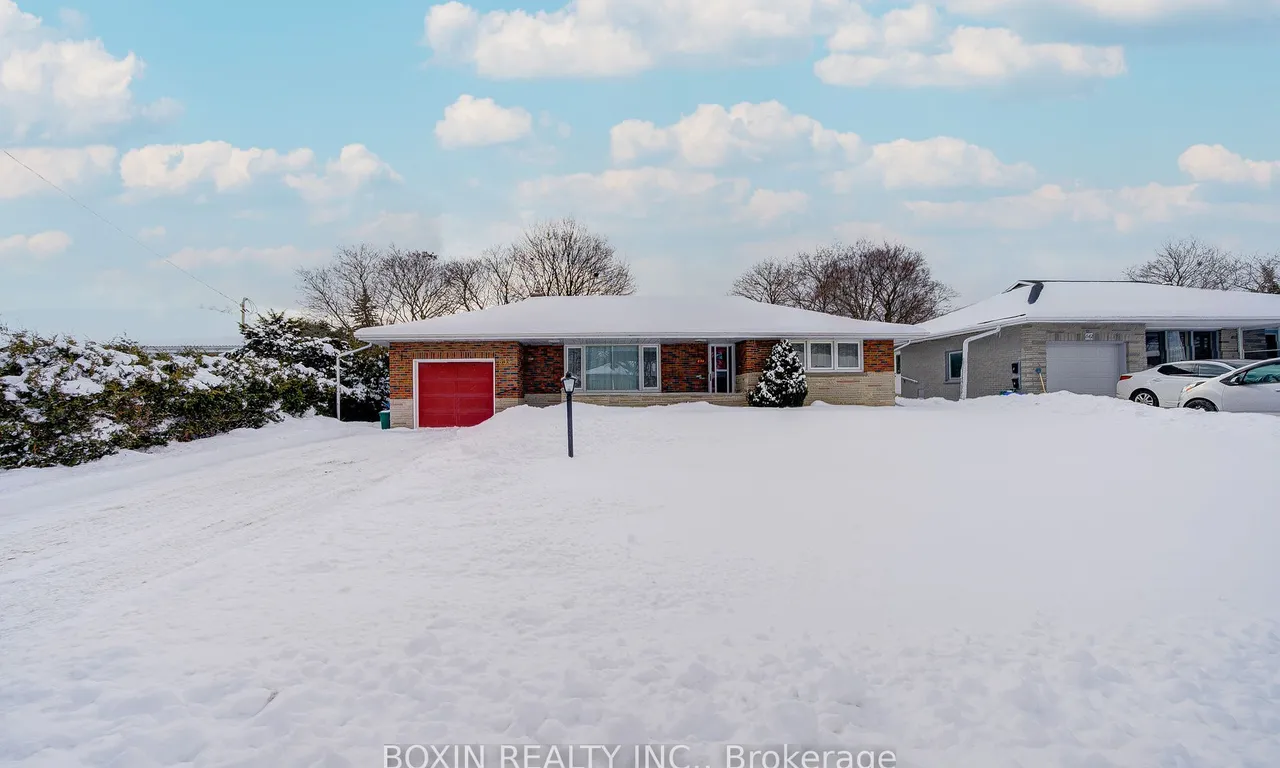 834 Law St, Oshawa, ON L1G 4M4