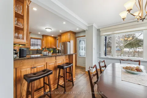 721 Victory Dr, Pickering, ON L1W 2S3