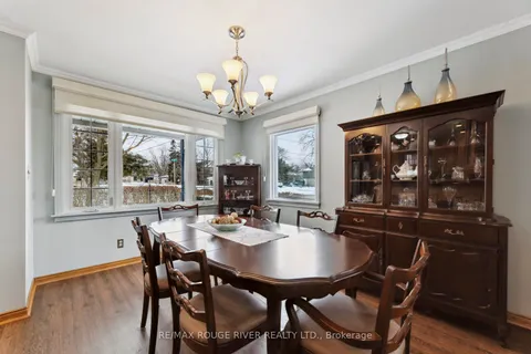 721 Victory Dr, Pickering, ON L1W 2S3