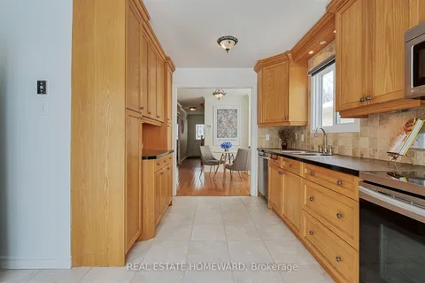562 Cobblehill Dr, Oshawa, ON L1K 1R4