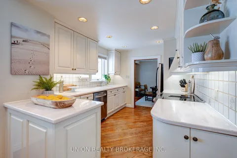 37 Fallingbrook Dr, Toronto, ON M1N 1B5