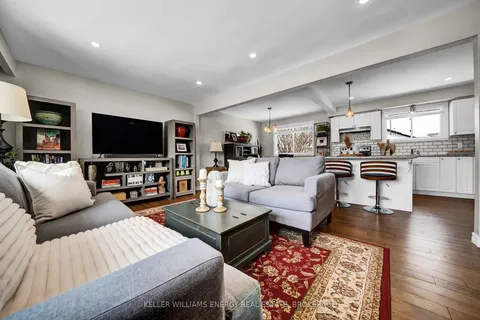 933 Central Park Blvd, Oshawa, ON L1G 6V9