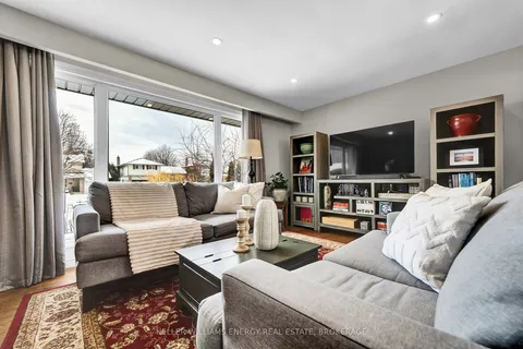 933 Central Park Blvd, Oshawa, ON L1G 6V9