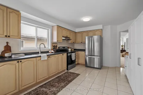 100 Freeland Ave, Clarington, ON L1C 4V6