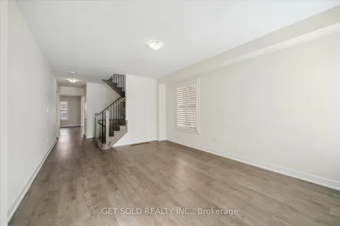 144 Vanier Street, Whitby, ON L1R 0N3