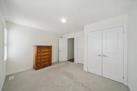 144 Vanier Street, Whitby, ON L1R 0N3