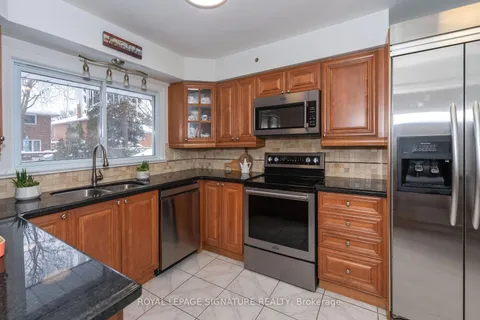 24 Allangrove Cres, Toronto, ON M1W 1S5