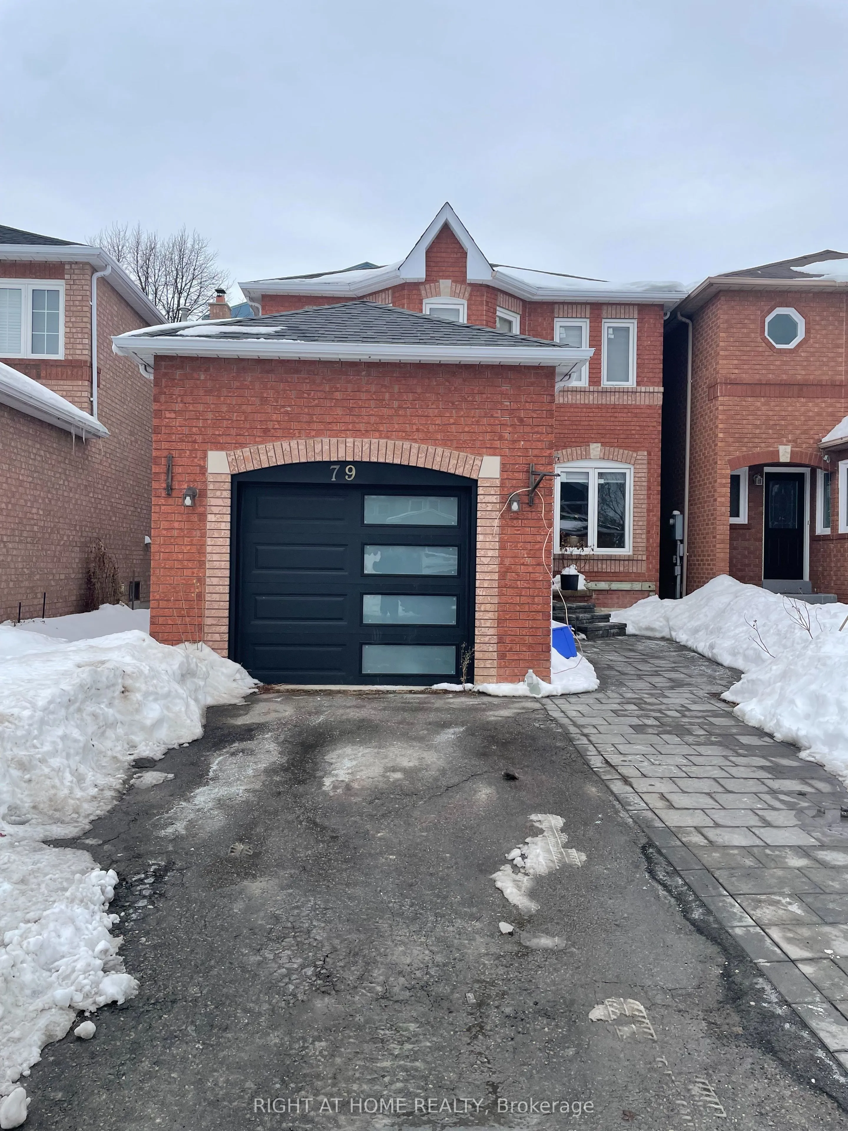 79 Fieldnest Crescent, Whitby, ON L1R 1Z7