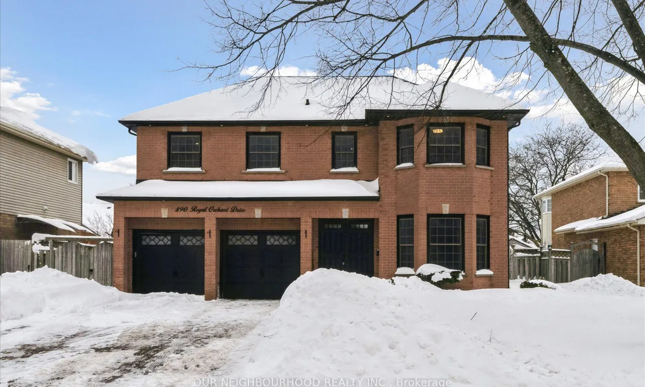 890 Royal Orchard Dr, Oshawa, ON L1K 2A1