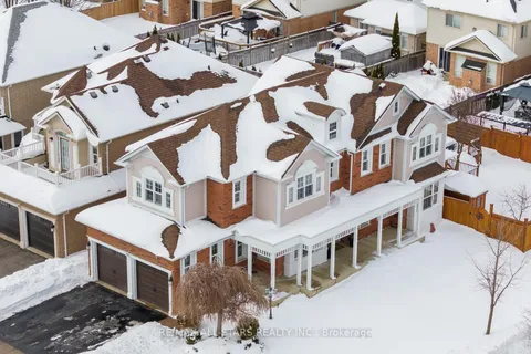 10 Woodlands Avenue, Whitby, ON L1R 2S9