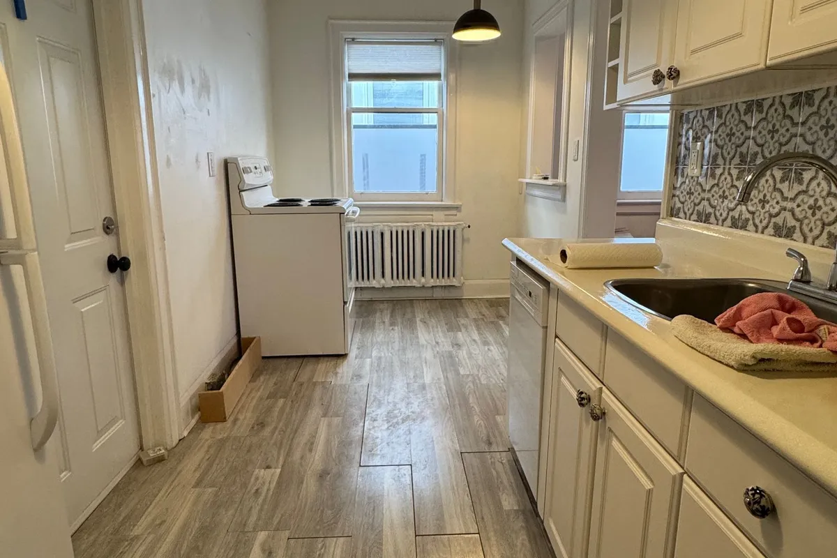 40 Hammersmith Avenue, ON M4E 2W4