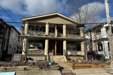 40 Hammersmith Avenue, Toronto, ON M4E 2W4