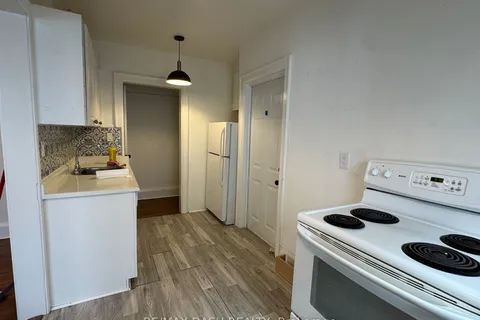 40 Hammersmith Avenue, Toronto, ON M4E 2W4