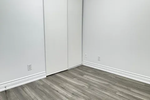 18 Lee Centre Drive, Toronto, ON M1H 3H5