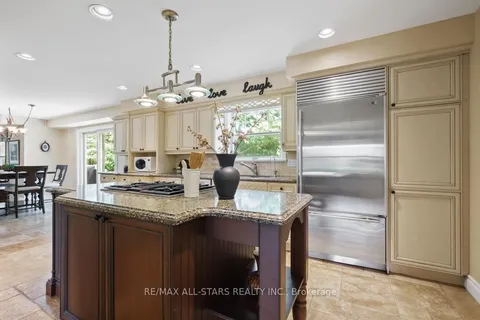 1648 Acorn Lane, Pickering, ON L1Y 1A7