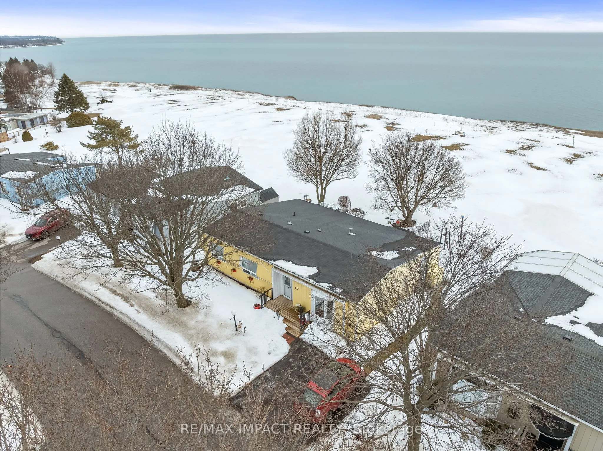 27 Wilmot Trail, Clarington, ON L1B 1A1