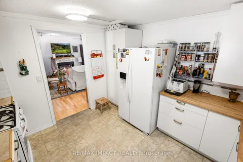 27 Wilmot Trail, Clarington, ON L1B 1A1