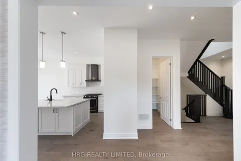22 Brabin Circle, Whitby, ON L1P 0C1