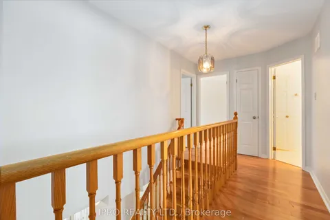 8 Belmont Court, Whitby, ON L1N 7Z8