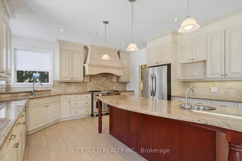 65 Preservation Place, Whitby, ON L1P 1X8