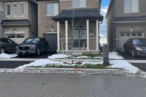 1095 Skyridge Boulevard, Pickering, ON L1X 0M8