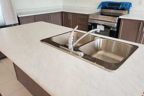1095 Skyridge Boulevard, Pickering, ON L1X 0M8